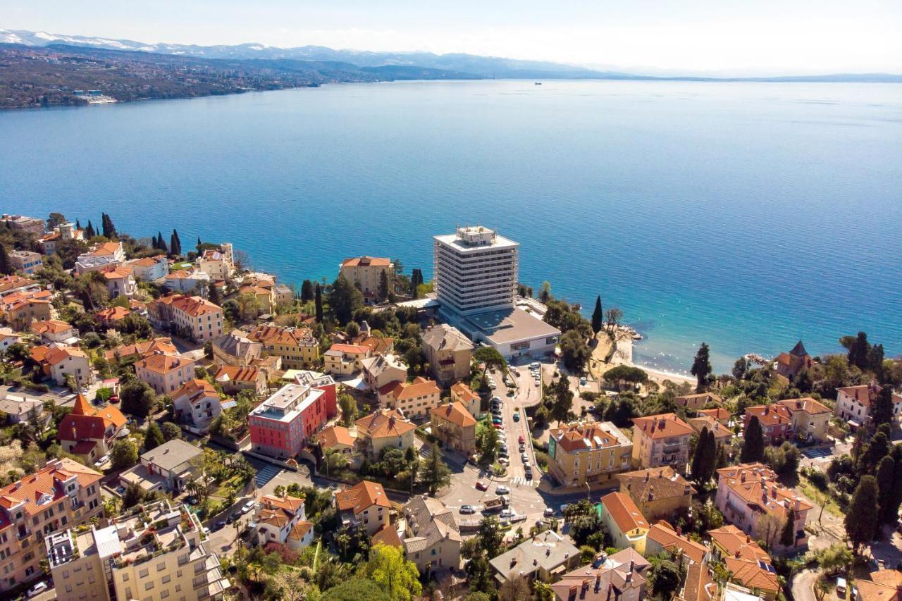 Abau Residence Apartment- 50M To The Sea Опатия Екстериор снимка